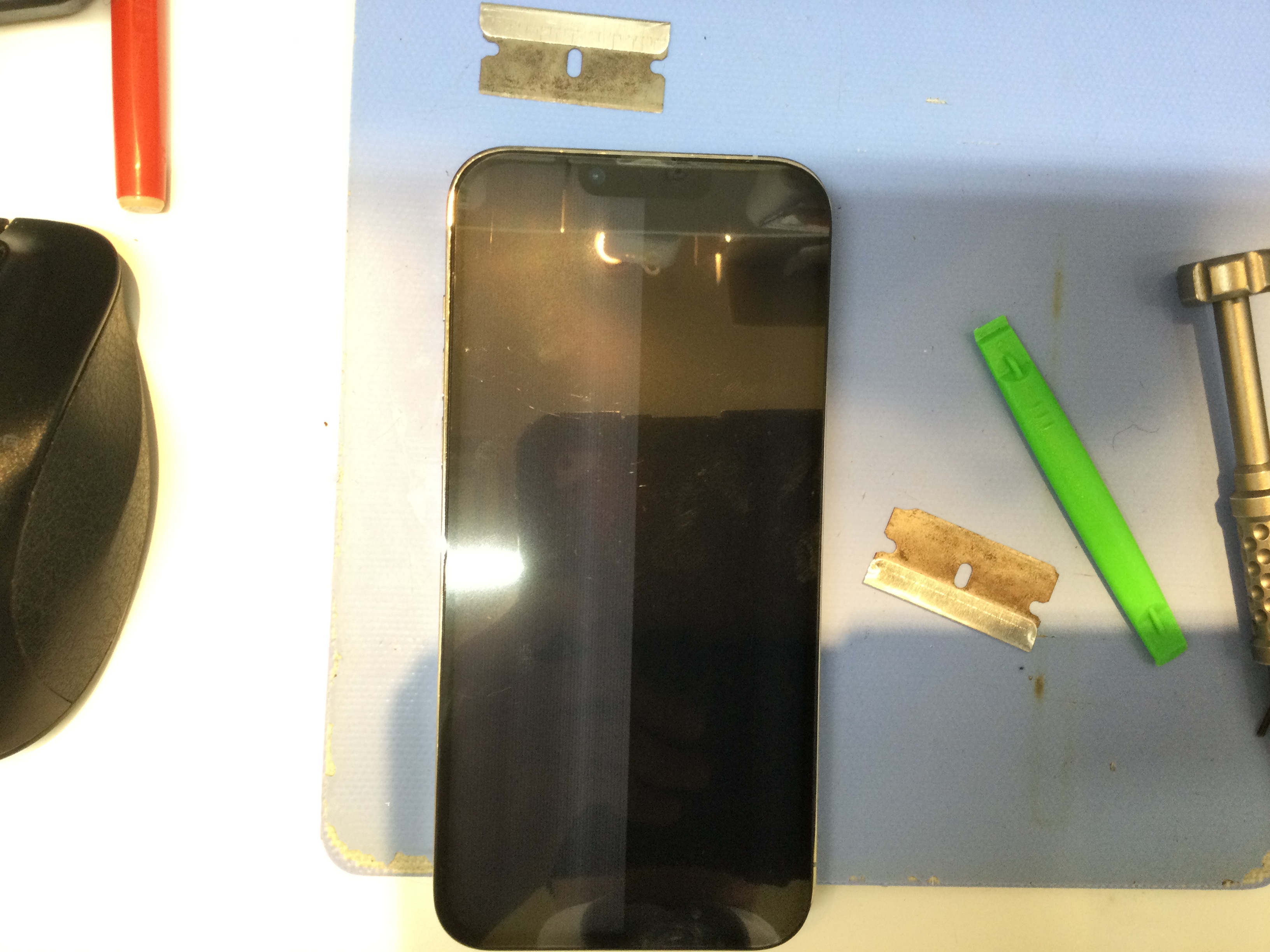 iPhone13ProMaxの画面交換は、データそのまま・即日修理のスマホ修理工房京王聖蹟桜ヶ丘ショッピングセンターB館店へ！